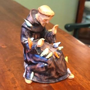 FIGURINE  PRIEST WITH Birds